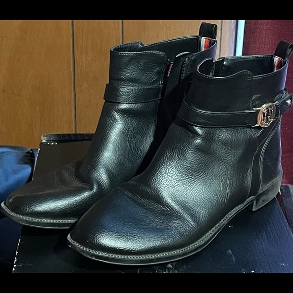 Sz 9.5 Tommy Hillfiger Booties - Picture 1 of 3
